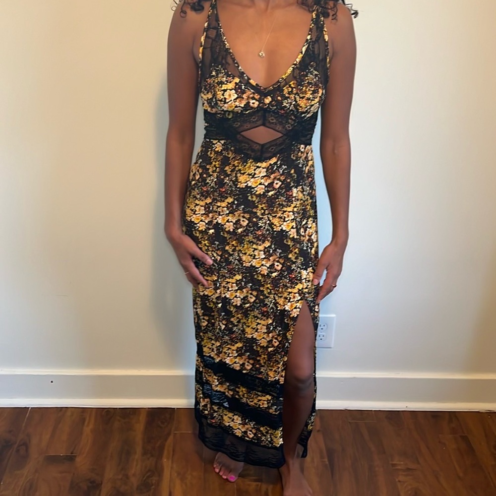 Urban outfitters Lexi Lace Floral Midi Dress